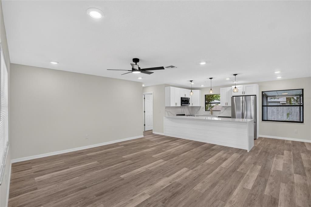 For Sale: $374,990 (3 beds, 2 baths, 1328 Square Feet)