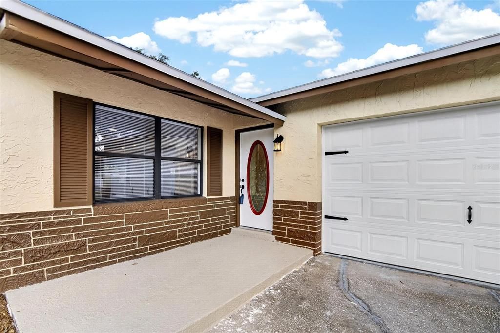 For Sale: $374,990 (3 beds, 2 baths, 1328 Square Feet)