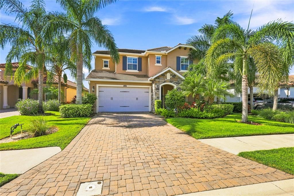 En Venta: $825,000 (5 camas, 3 baños, 2994 Pies cuadrados)