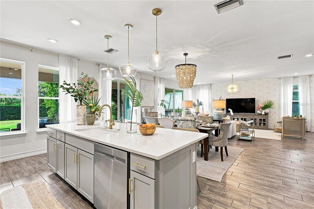 En Venta: $825,000 (5 camas, 3 baños, 2994 Pies cuadrados)