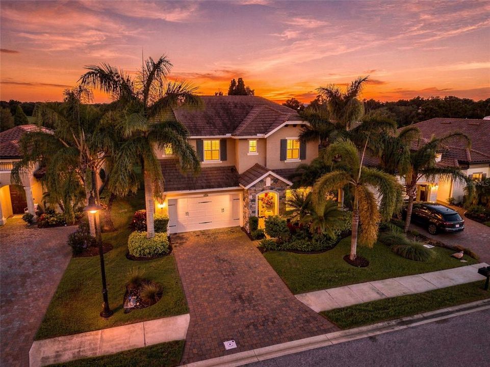 En Venta: $825,000 (5 camas, 3 baños, 2994 Pies cuadrados)