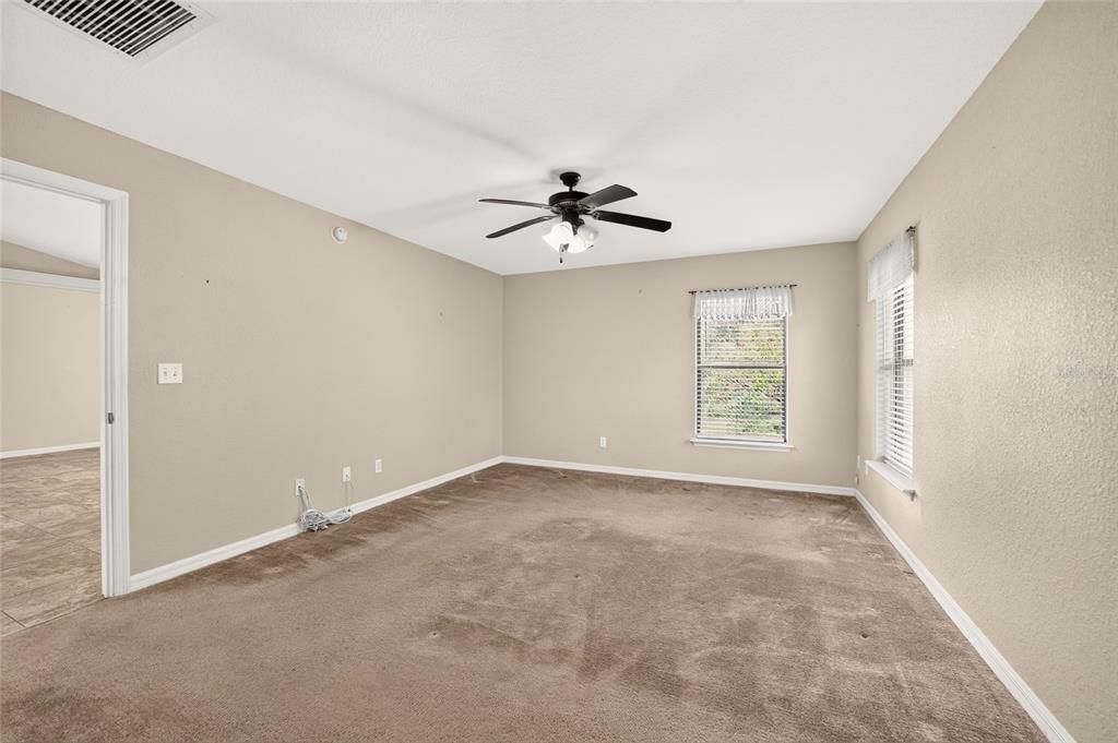 For Sale: $339,000 (3 beds, 2 baths, 1818 Square Feet)