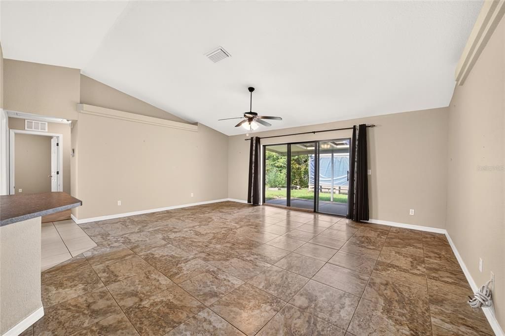 For Sale: $339,000 (3 beds, 2 baths, 1818 Square Feet)