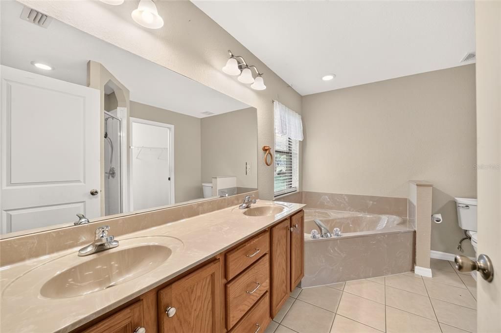 For Sale: $339,000 (3 beds, 2 baths, 1818 Square Feet)