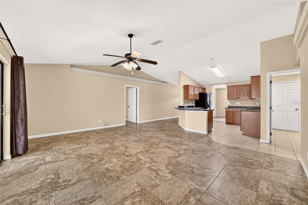 For Sale: $339,000 (3 beds, 2 baths, 1818 Square Feet)