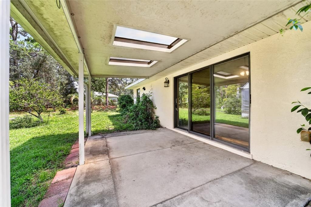 For Sale: $339,000 (3 beds, 2 baths, 1818 Square Feet)
