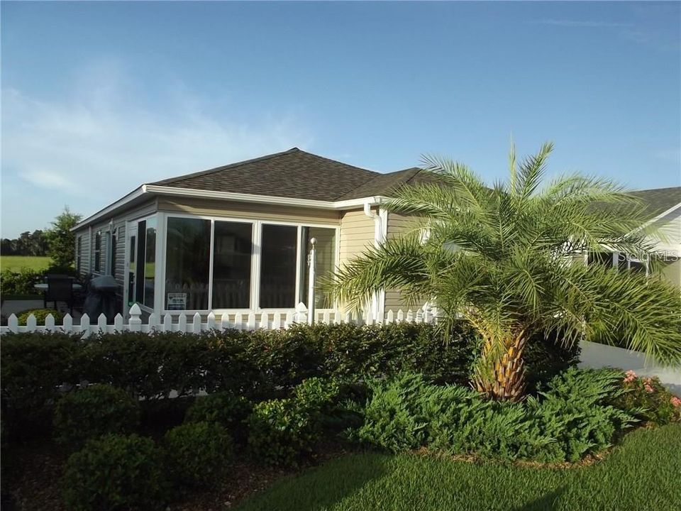 For Rent: $1,800 (2 beds, 2 baths, 1156 Square Feet)