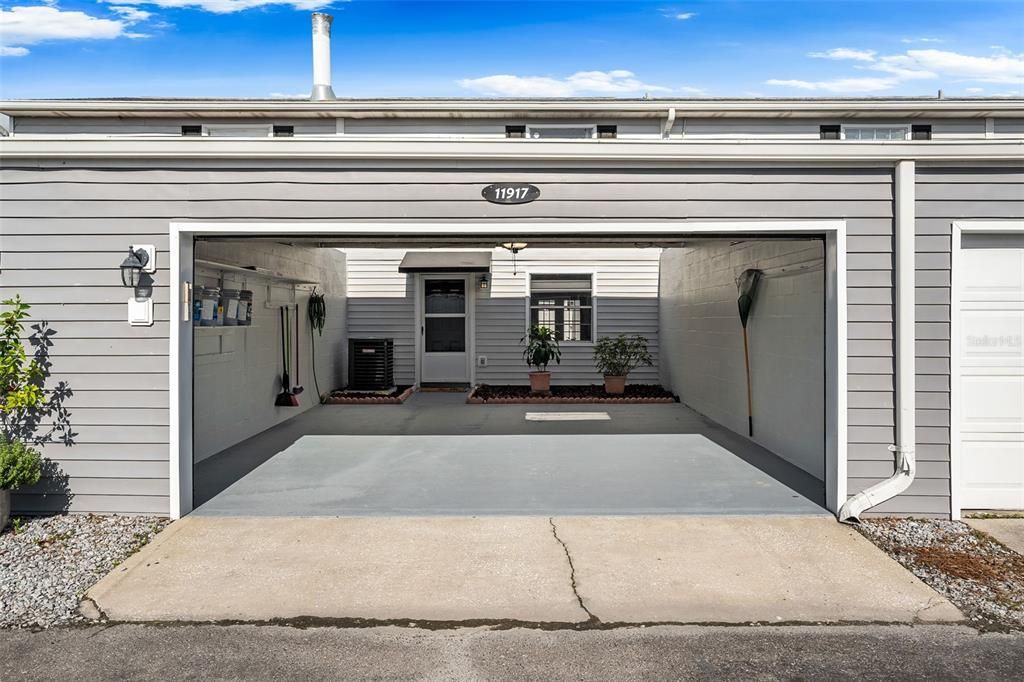For Sale: $250,000 (2 beds, 1 baths, 1040 Square Feet)