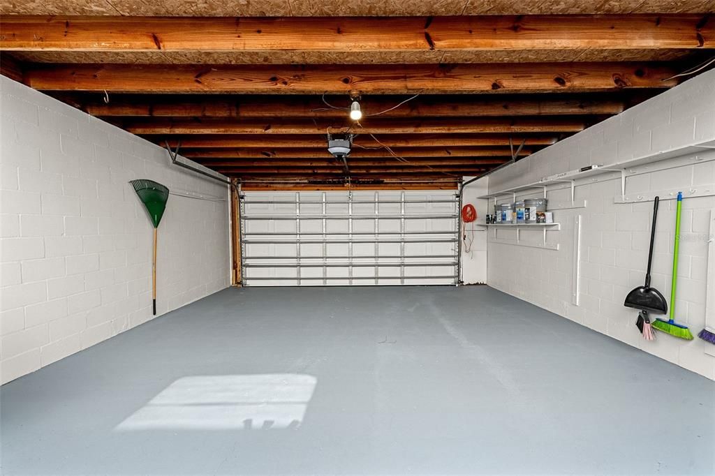 For Sale: $250,000 (2 beds, 1 baths, 1040 Square Feet)