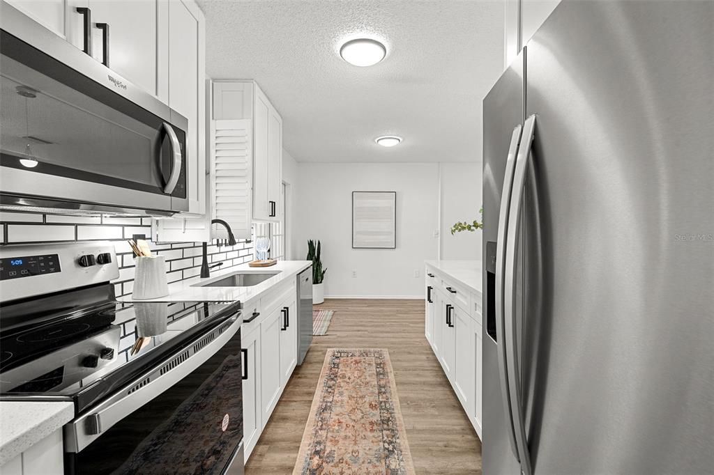 For Sale: $250,000 (2 beds, 1 baths, 1040 Square Feet)