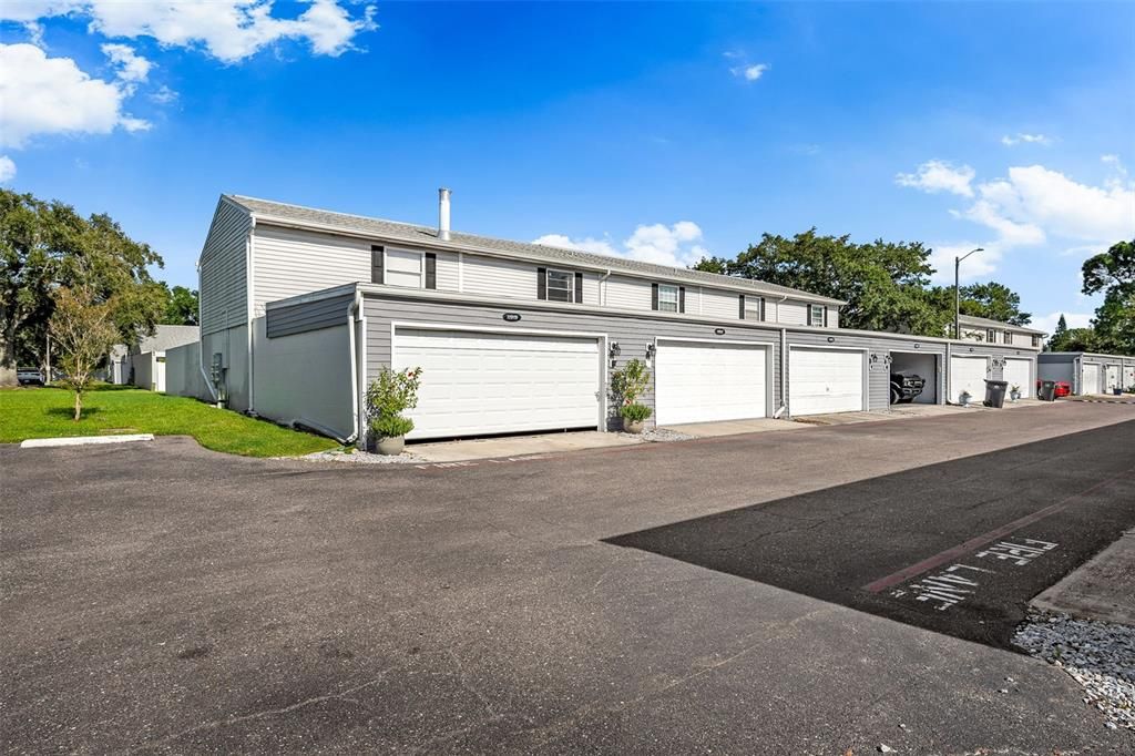 For Sale: $250,000 (2 beds, 1 baths, 1040 Square Feet)