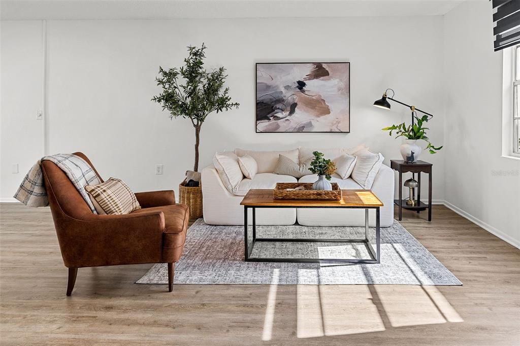 For Sale: $250,000 (2 beds, 1 baths, 1040 Square Feet)