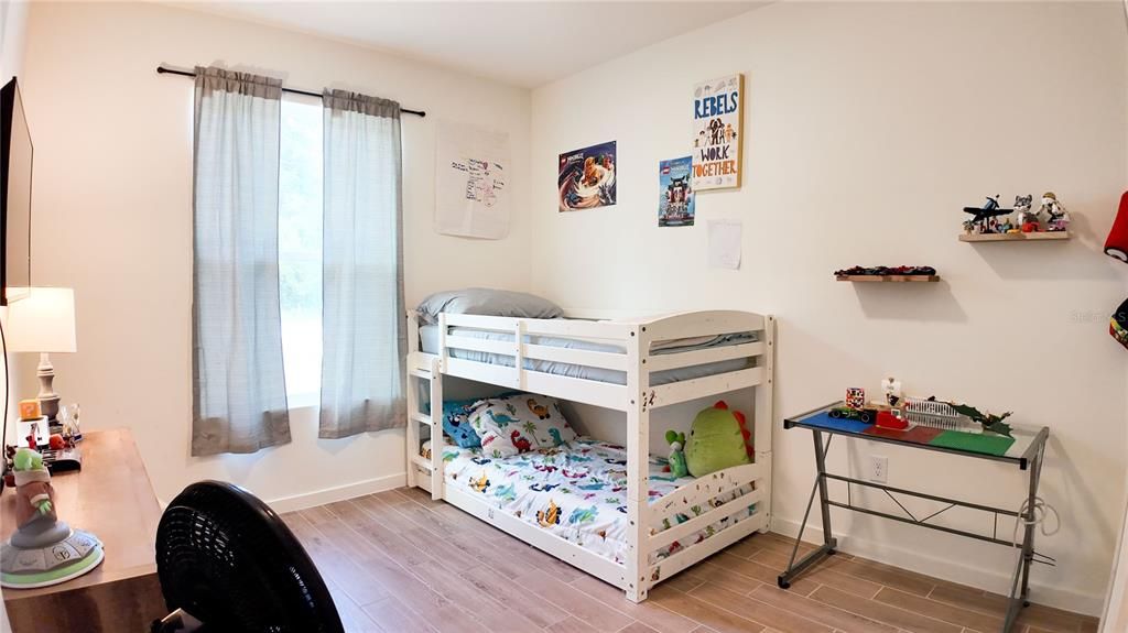 For Sale: $370,000 (4 beds, 2 baths, 1873 Square Feet)
