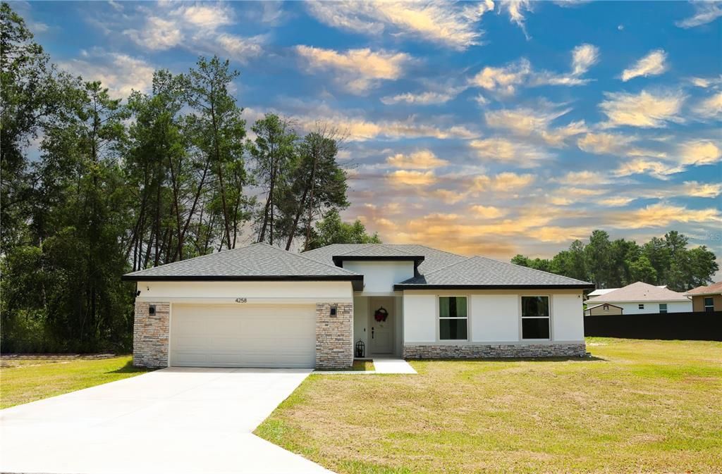 For Sale: $370,000 (4 beds, 2 baths, 1873 Square Feet)