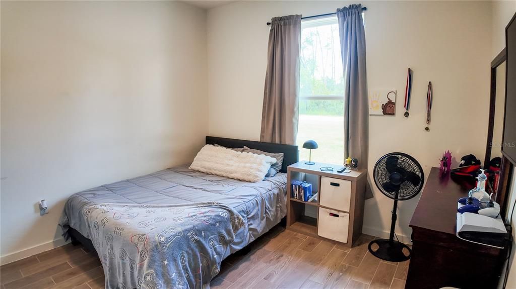 For Sale: $370,000 (4 beds, 2 baths, 1873 Square Feet)