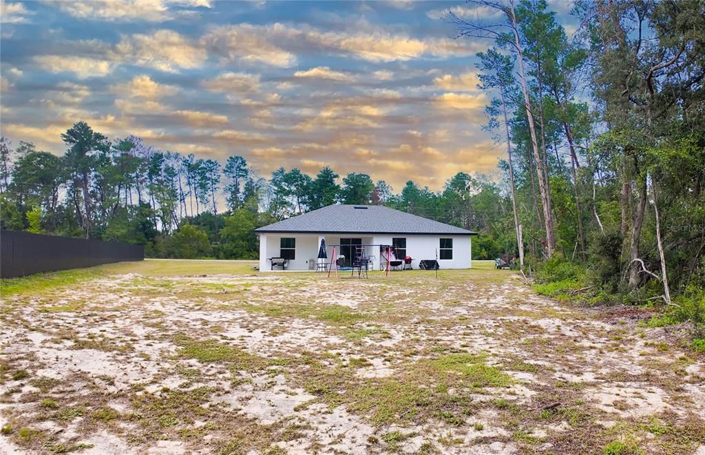 For Sale: $370,000 (4 beds, 2 baths, 1873 Square Feet)