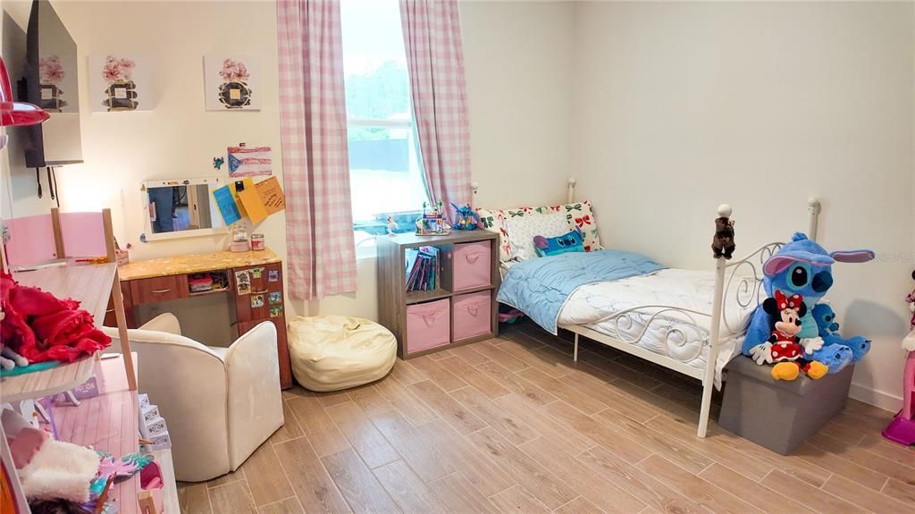 For Sale: $370,000 (4 beds, 2 baths, 1873 Square Feet)
