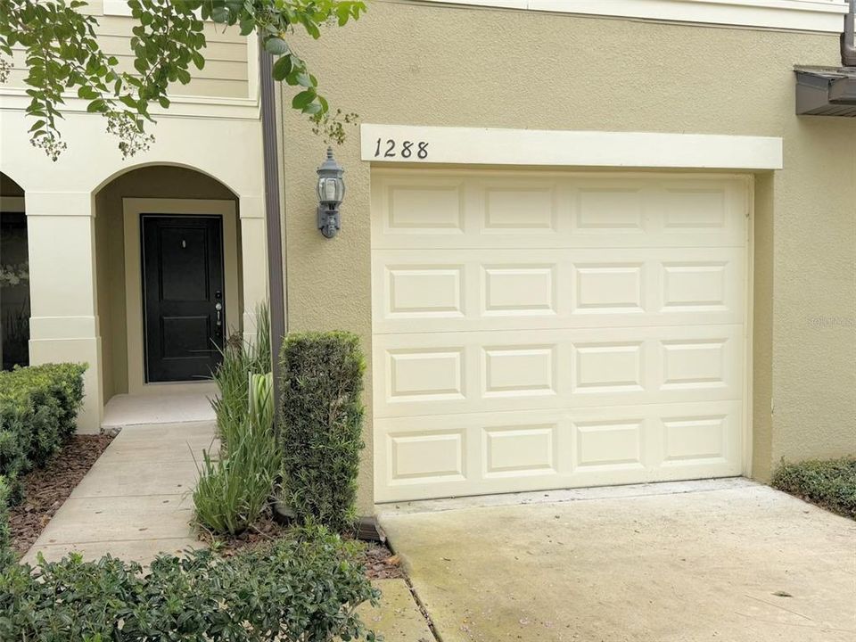 For Rent: $2,442 (3 beds, 2 baths, 1708 Square Feet)