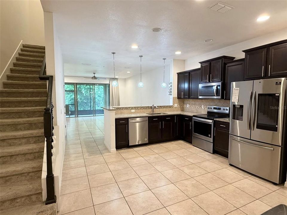 For Rent: $2,442 (3 beds, 2 baths, 1708 Square Feet)