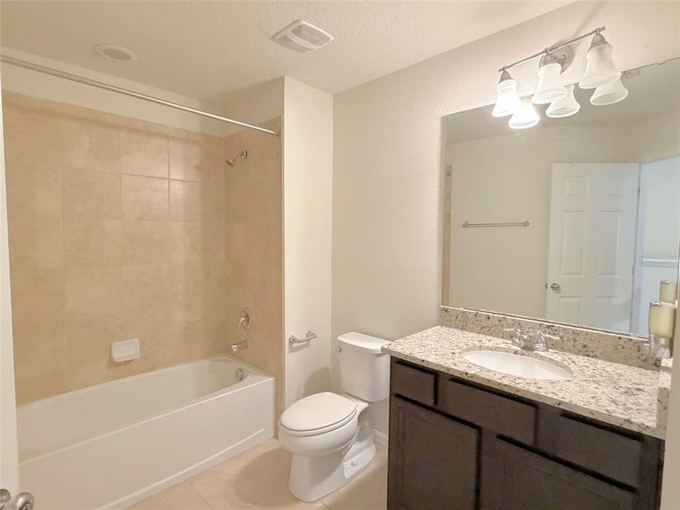 For Rent: $2,442 (3 beds, 2 baths, 1708 Square Feet)