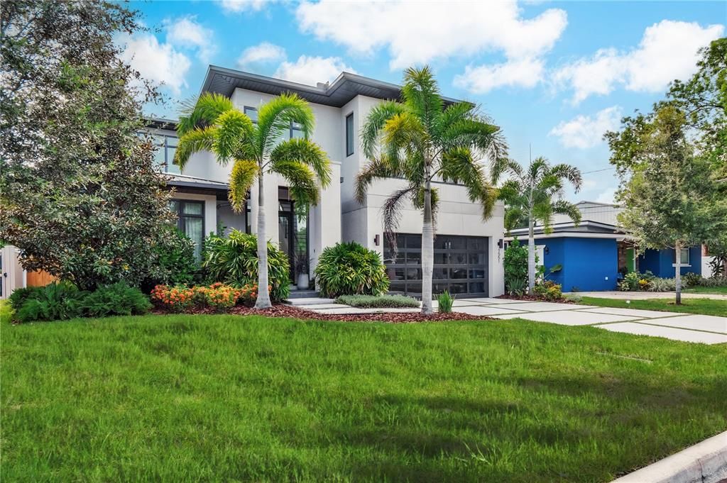 For Sale: $1,800,000 (4 beds, 3 baths, 2743 Square Feet)