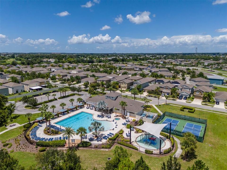 For Sale: $400,000 (5 beds, 2 baths, 2977 Square Feet)