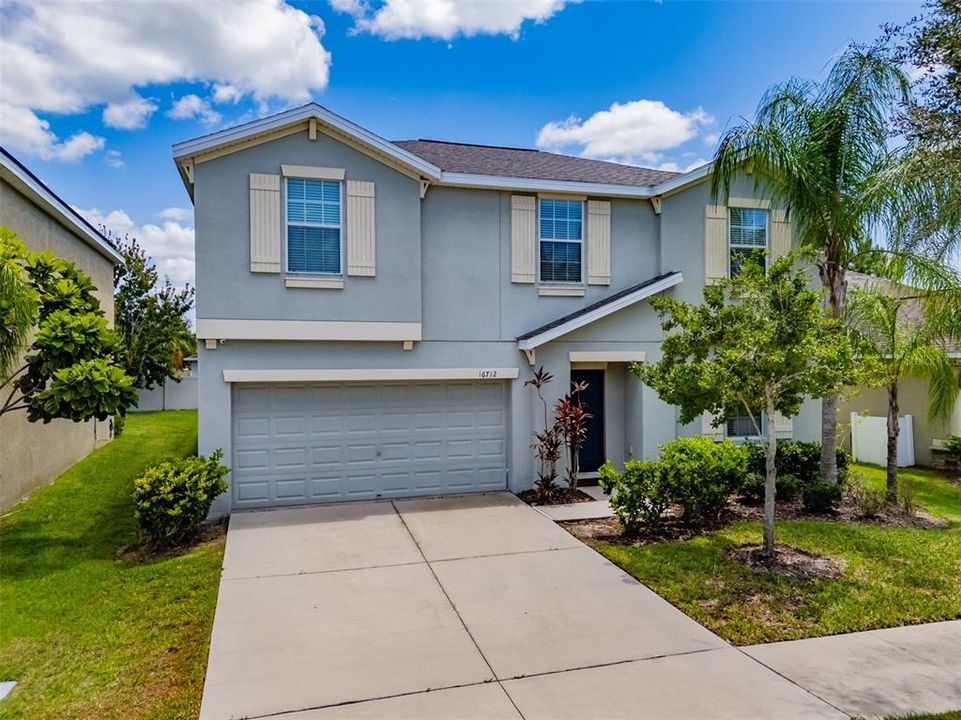For Sale: $400,000 (5 beds, 2 baths, 2977 Square Feet)