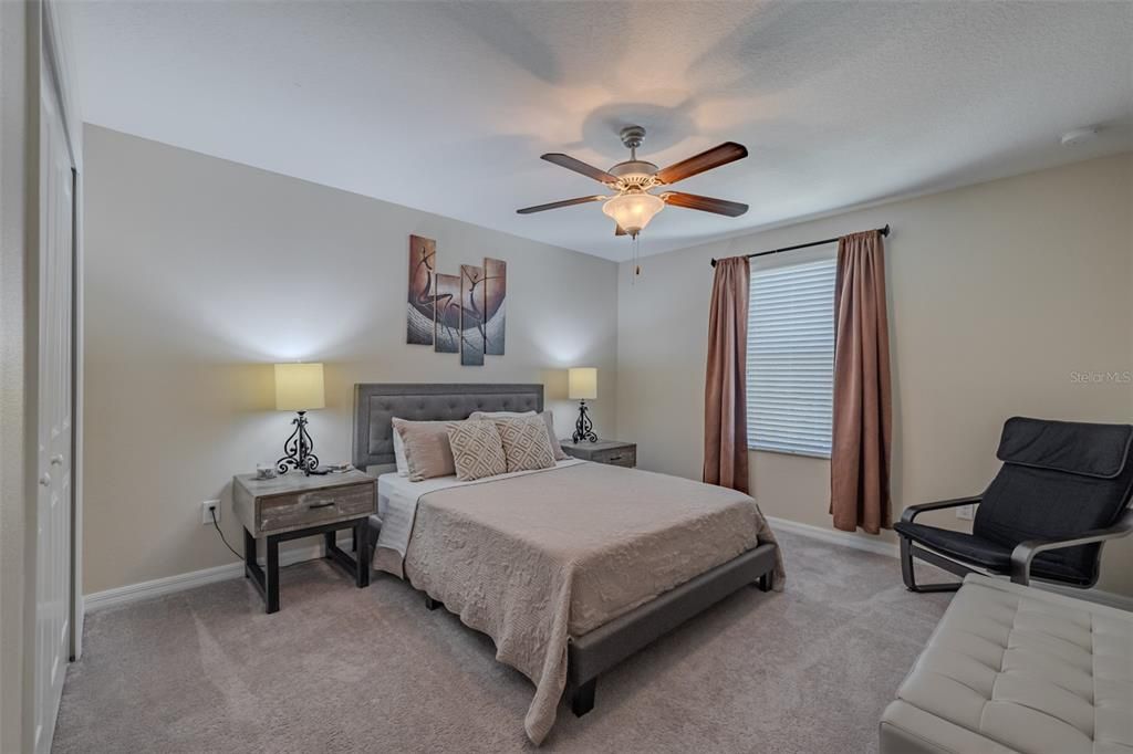 For Sale: $400,000 (5 beds, 2 baths, 2977 Square Feet)