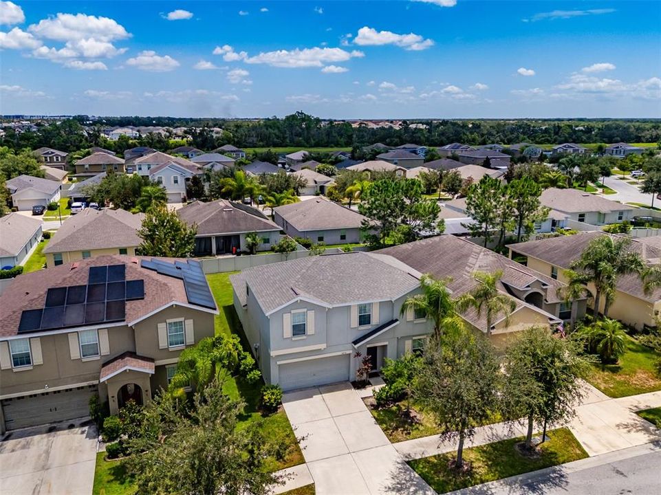 For Sale: $400,000 (5 beds, 2 baths, 2977 Square Feet)