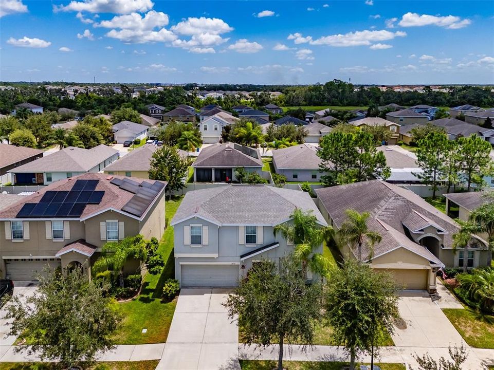For Sale: $400,000 (5 beds, 2 baths, 2977 Square Feet)