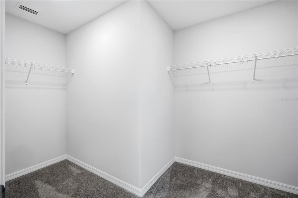 For Rent: $2,599 (4 beds, 3 baths, 2121 Square Feet)