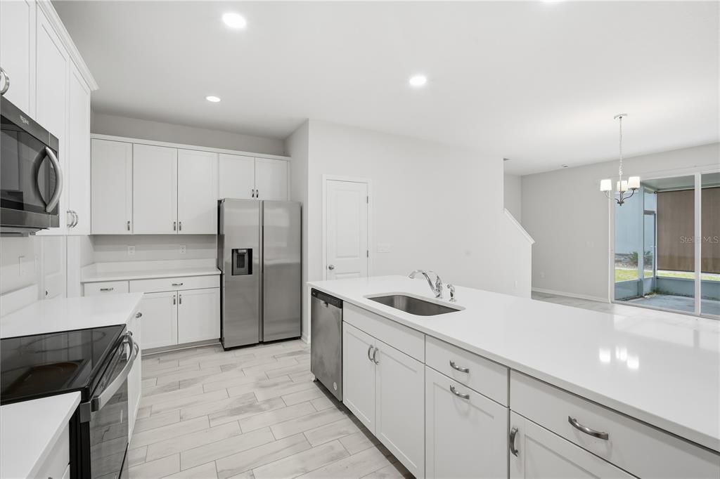 For Rent: $2,599 (4 beds, 3 baths, 2121 Square Feet)