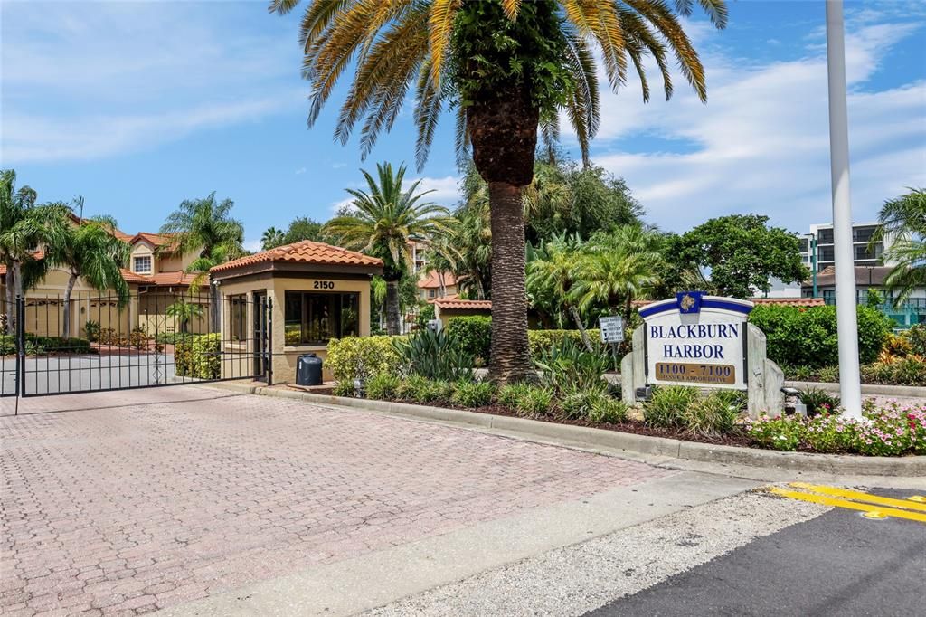 For Sale: $599,000 (2 beds, 2 baths, 2143 Square Feet)