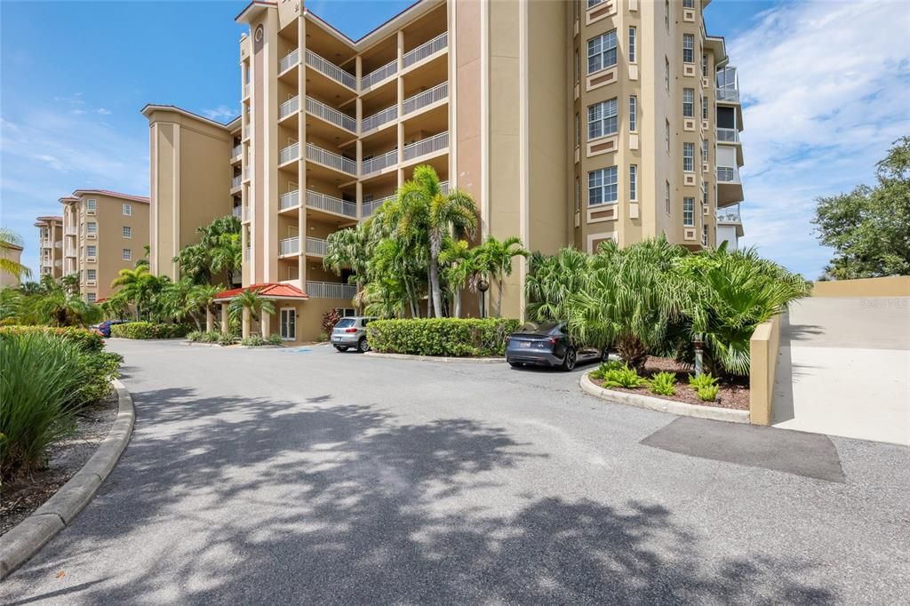 For Sale: $599,000 (2 beds, 2 baths, 2143 Square Feet)