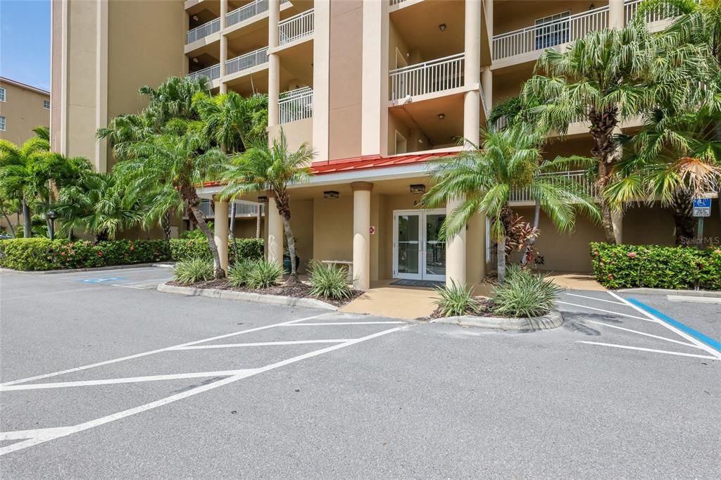For Sale: $599,000 (2 beds, 2 baths, 2143 Square Feet)
