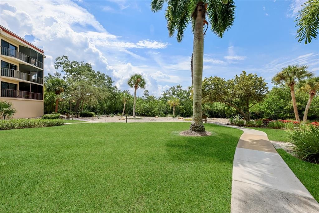 For Sale: $599,000 (2 beds, 2 baths, 2143 Square Feet)