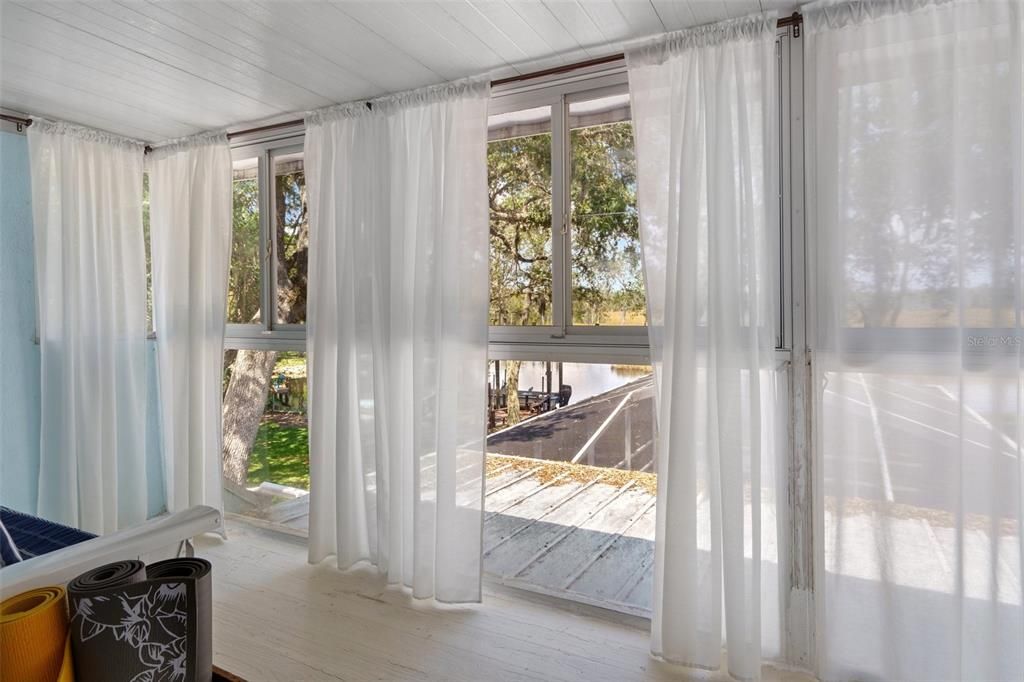 For Sale: $885,000 (4 beds, 2 baths, 2303 Square Feet)