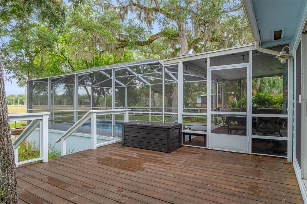 For Sale: $885,000 (4 beds, 2 baths, 2303 Square Feet)
