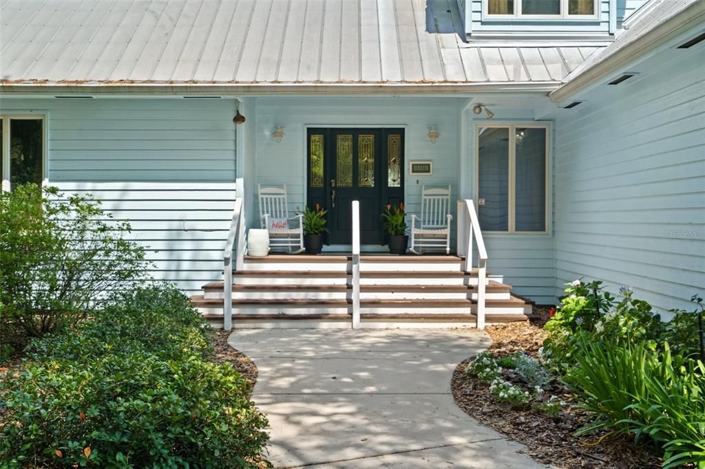 For Sale: $885,000 (4 beds, 2 baths, 2303 Square Feet)