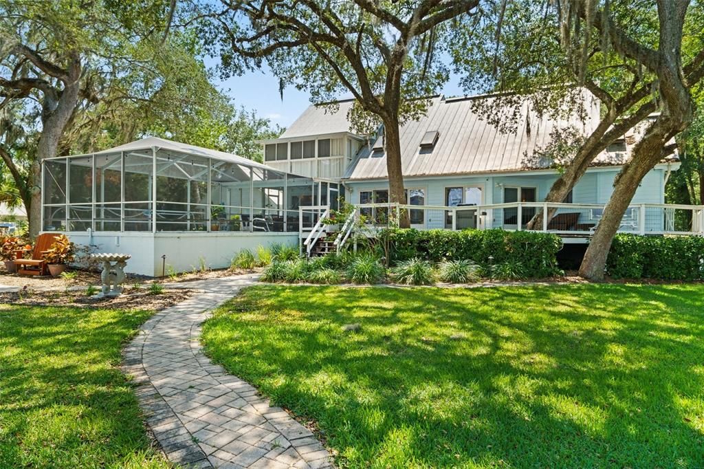 For Sale: $885,000 (4 beds, 2 baths, 2303 Square Feet)
