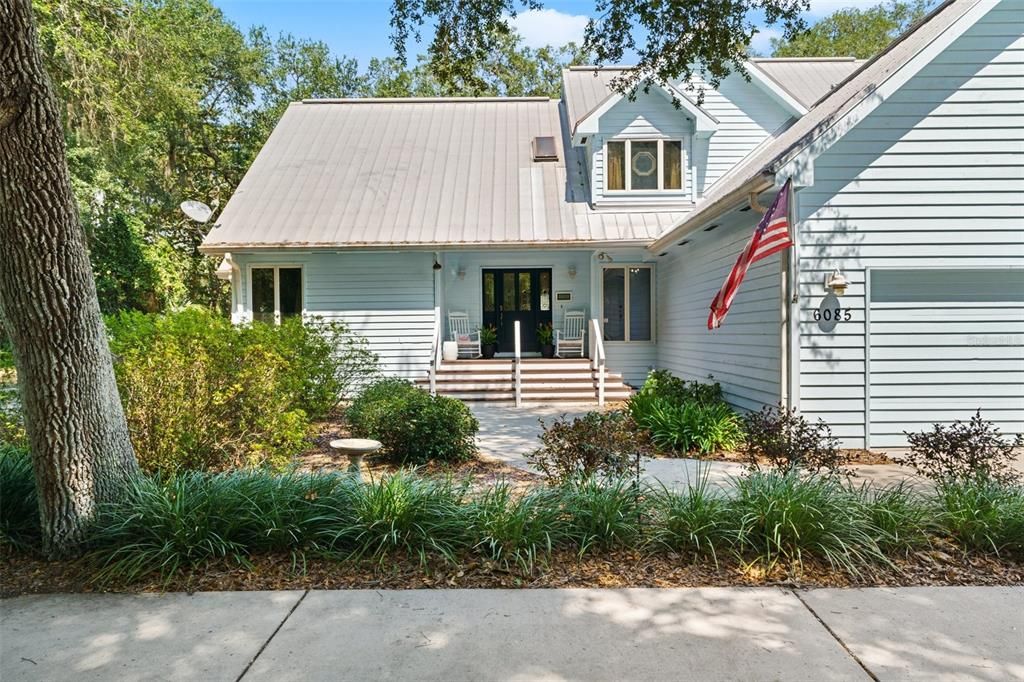 For Sale: $885,000 (4 beds, 2 baths, 2303 Square Feet)
