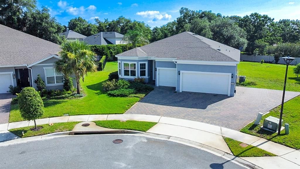 For Sale: $850,000 (4 beds, 4 baths, 2397 Square Feet)