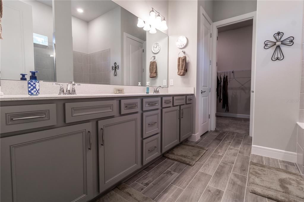 For Sale: $850,000 (4 beds, 4 baths, 2397 Square Feet)