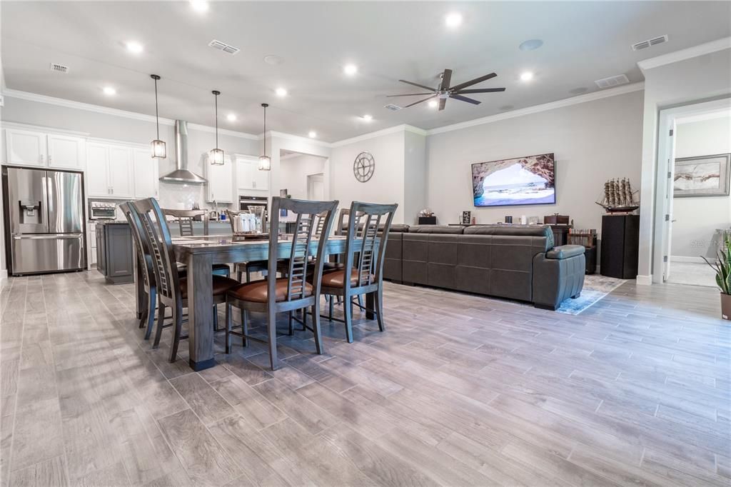 For Sale: $850,000 (4 beds, 4 baths, 2397 Square Feet)