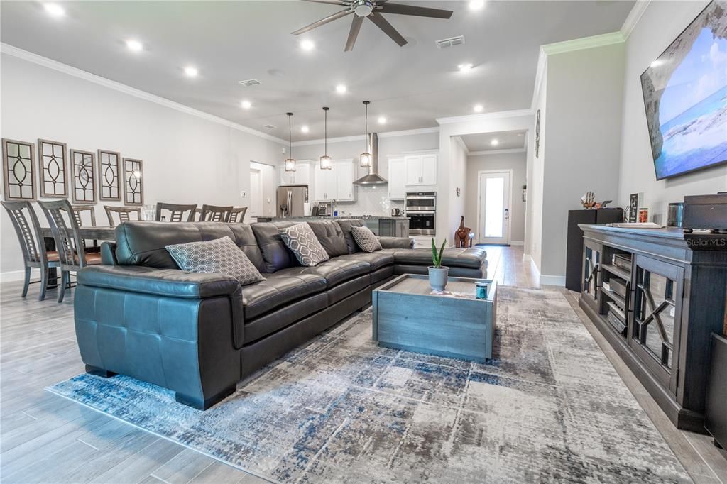For Sale: $850,000 (4 beds, 4 baths, 2397 Square Feet)