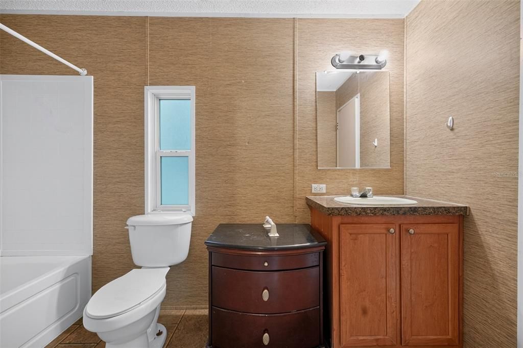 For Sale: $159,000 (2 beds, 2 baths, 1184 Square Feet)