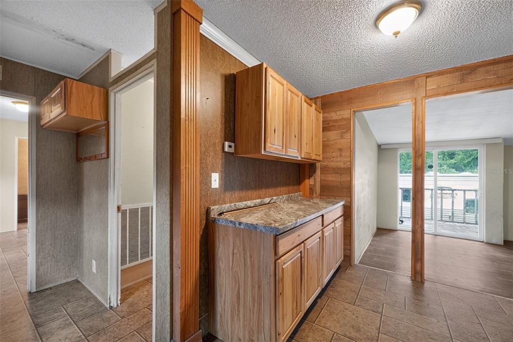 For Sale: $159,000 (2 beds, 2 baths, 1184 Square Feet)