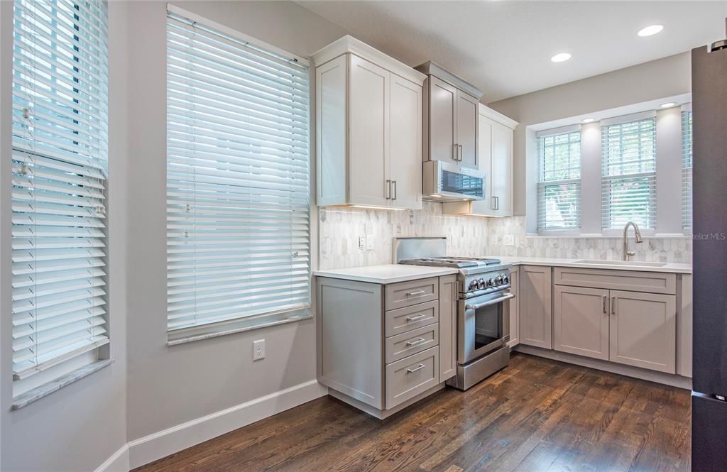 For Sale: $789,000 (3 beds, 2 baths, 1754 Square Feet)