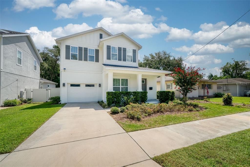 For Sale: $1,095,000 (4 beds, 3 baths, 2725 Square Feet)