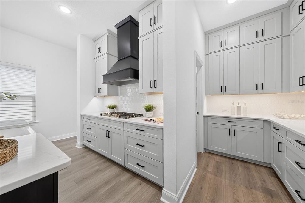 For Sale: $1,095,000 (4 beds, 3 baths, 2725 Square Feet)